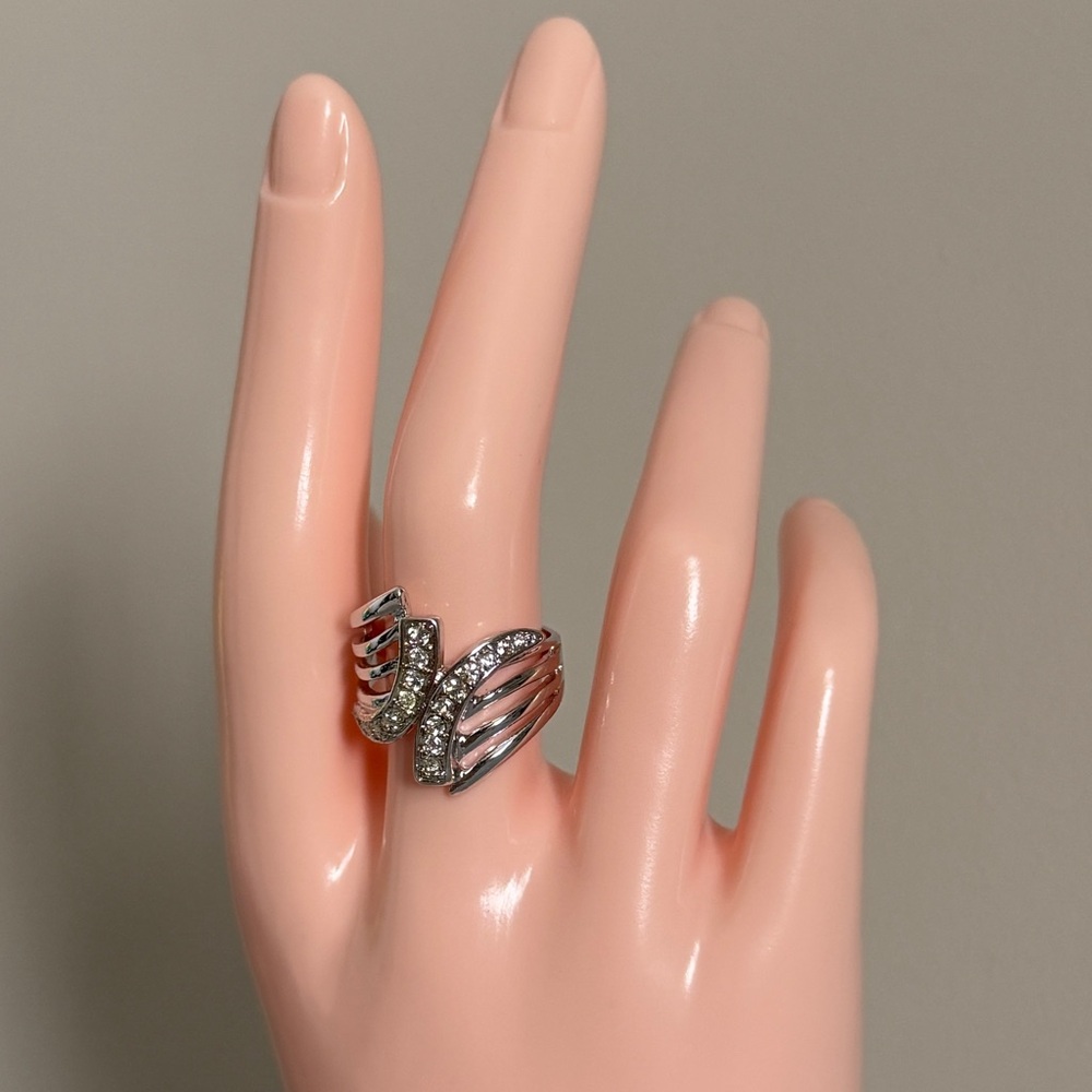 Elegant 18k Gold Electroplated Silver-Toned Crystal Ring, Size 8